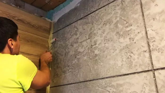 Kako napraviti peni imitacija zidnih pločica od žbuke 13582_17