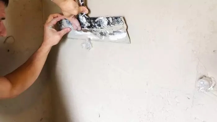 Як зробити копійчану імітацію настінної плитки з штукатурки 13582_7