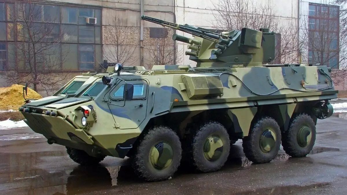 I-Ukraine yabona ukubuyela emuva kwe-BTR-4 VSU kusuka ku- 