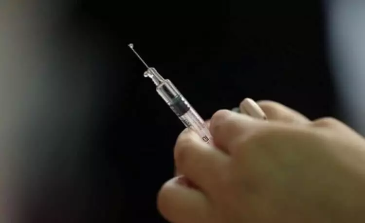 Các trường hợp tử vong từ vắc-xin Pfizer được ghi lại. Điều gì đang xảy ra? 14217_1