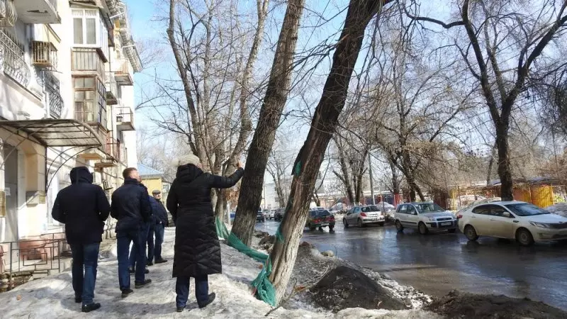A causa da demolición masiva de Maplas en Saratov será a reparación das beirarrúas 14336_17
