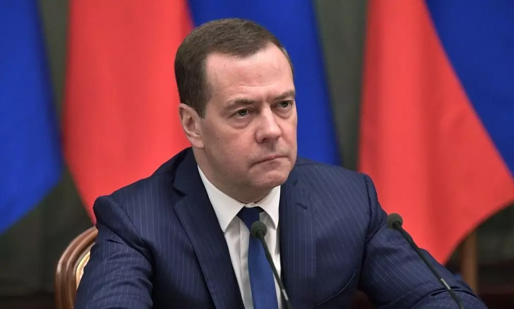 Dmitry Medvedev: Technically Russia yog npaj tau Disconnect los ntawm kev siv internet thoob ntiaj teb 14364_1
