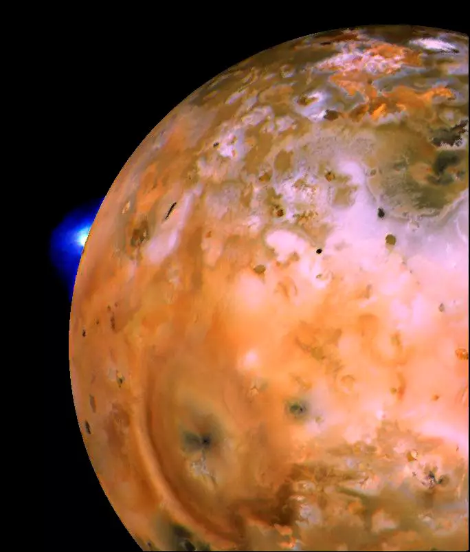 Voyager-1 melihat satelit Jupiter Io 14414_5