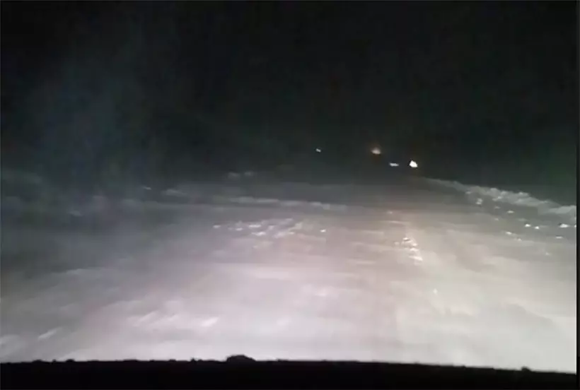 Accident mortel sur une piste recouverte de neige. Qu'ont regarda les routes dans les régions? 14446_11