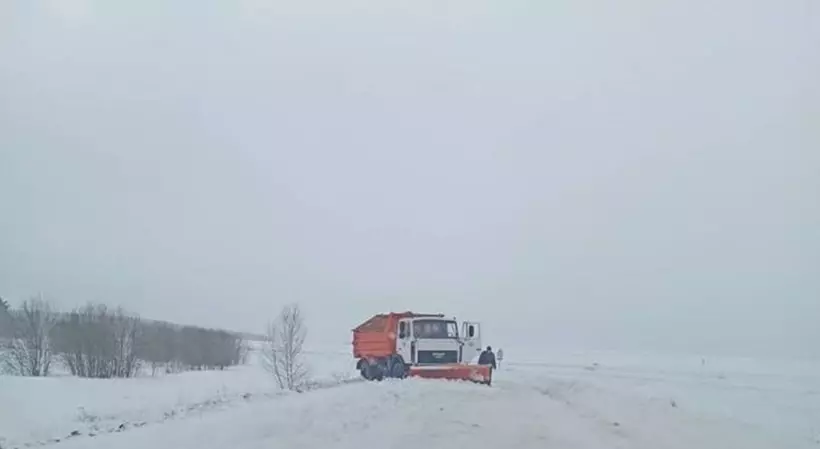 Смъртен инцидент върху покрит сняг. Какви са пътищата в регионите? 14446_14