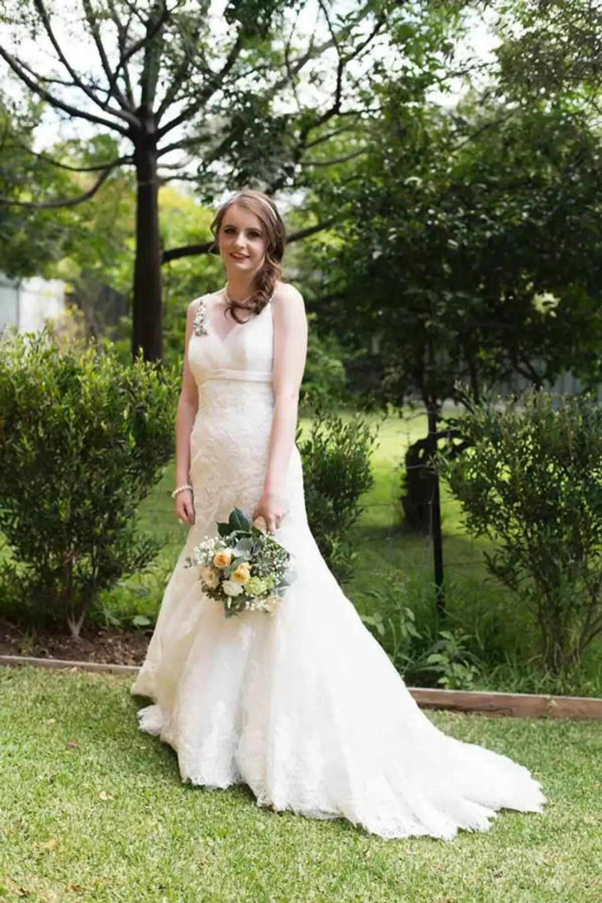 15 бомбашки свадбени облеки кои ги чинат сопствениците на пристоен пени 14467_10