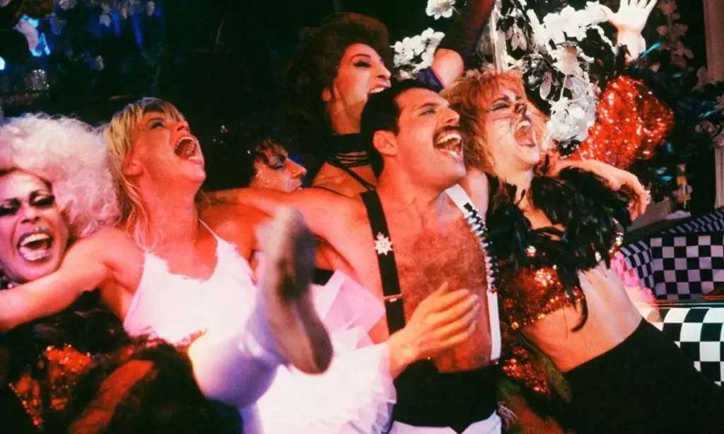 Freddie Mercury און זיין מינכען יאָרן: פֿון די ווערטער פון פעטרוס פעטרוסיי ...