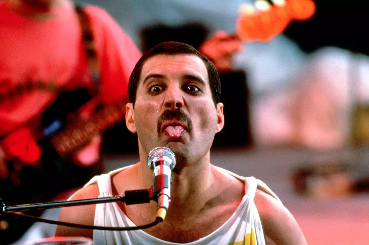 Freddie Mercury און זיין מינכען יאָרן: פֿון די ווערטער פון פעטרוס פעטרוסיי ... 14518_13