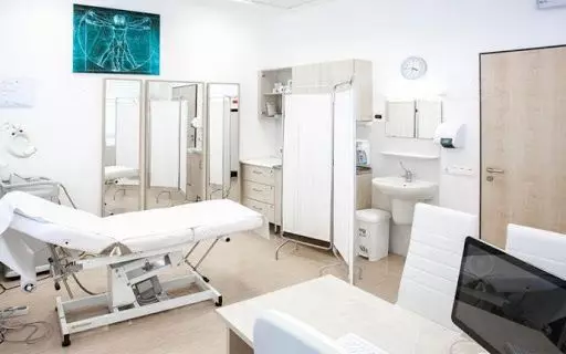 O pedido do Ministério da Saúde da República do Cazaquistão limita ilegalmente as atividades de uma clínica privada, considera o deputado