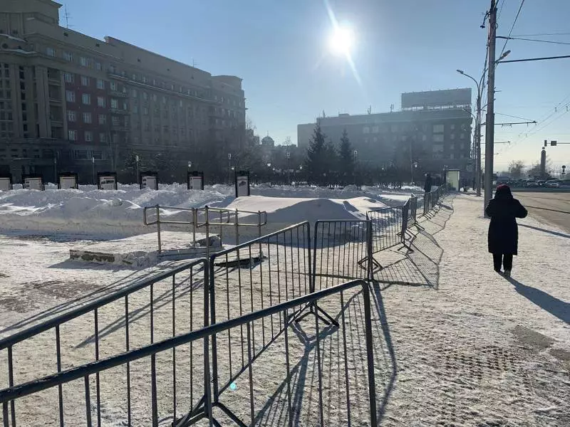 Qılıncoynatma və insanlar Novosibirsk mərkəzində göründülər 15046_10