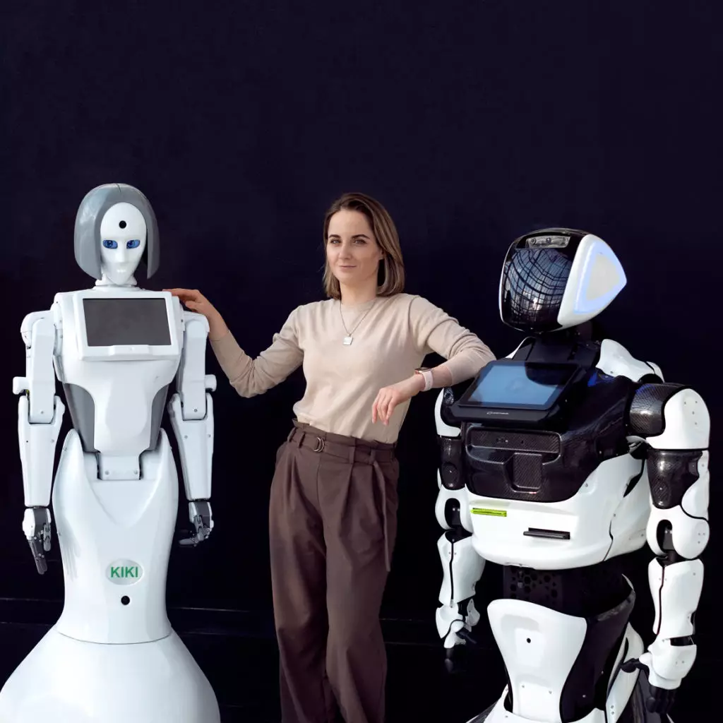 किन तपाईंले मलाई चिन्नुहुन्छ: बजार सहभागी रोबोटिकहरू एलिसा क्विकोवाभकया
