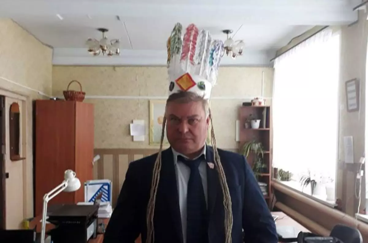 Novosibirsk အသစ်ရဲ့ Drumeteater အသစ်ရဲ့ခေါင်းဆောင်တွေကဘာတွေလဲ 15421_1