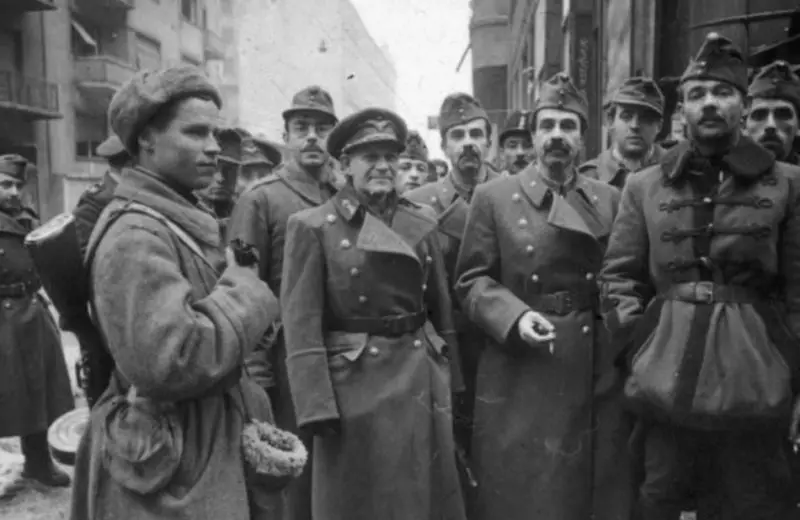 Mga alaala ng mga Germans at Hungarians tungkol sa kahila-hilakbot na gabi, pambihirang tagumpay mula sa kapaligiran sa Budapest 15670_1