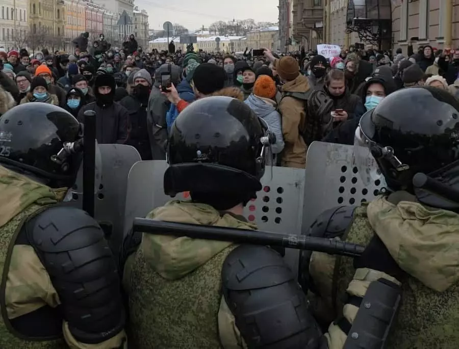 Navalny Putinekin erreserbatu da. Zer gertatuko da hurrengoan Errusiako protestekin 16440_2