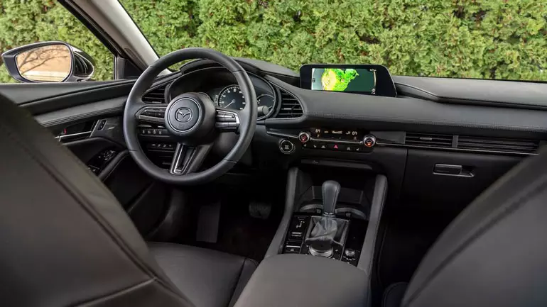 Pode Mazda 3 2.5T 2021 comparar com sedans premium alemães? 16442_4