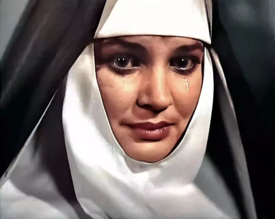 Den velkendte sovjetiske skuespillerinde forlod pludselig sit liv efter paveens "forbandelse". Hun var gravid