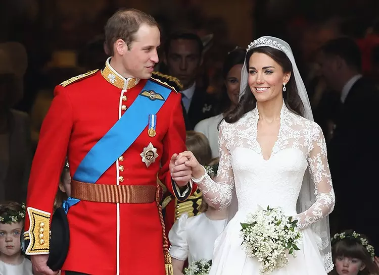 Prince William ja Kate Middleton esitasid oma pulmakooki jäänused laste ristimistel: kuidas säilitas kondiitritooriumi meistriteose pärast 7 aastat