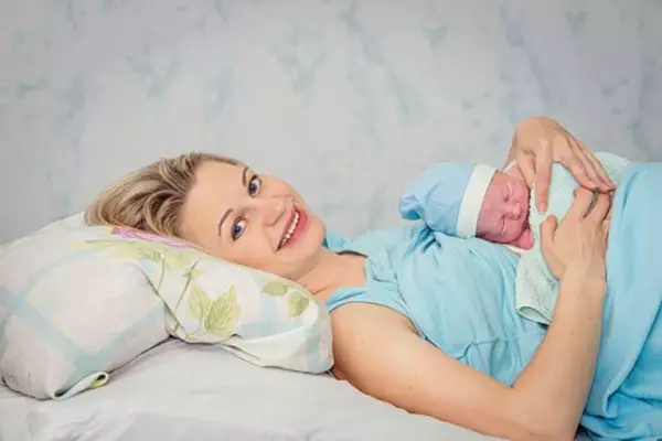 Apa ibu yang melambai postpartum, mengapa itu mendapatkan popularitas dan siapa yang membutuhkannya 16869_5