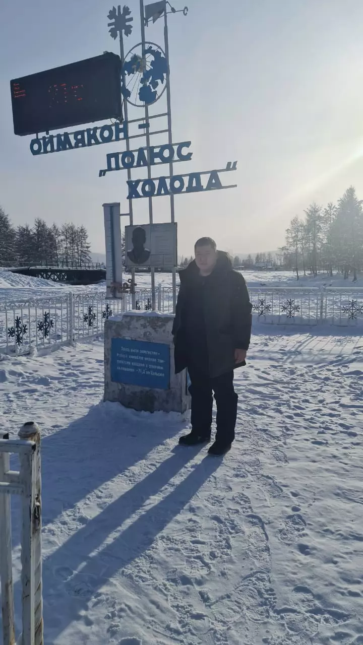 Ketua Pengarah Sakhaenergo JSC Gavril Alekseev memeriksa kawasan kompleks lesen kereta 17311_1