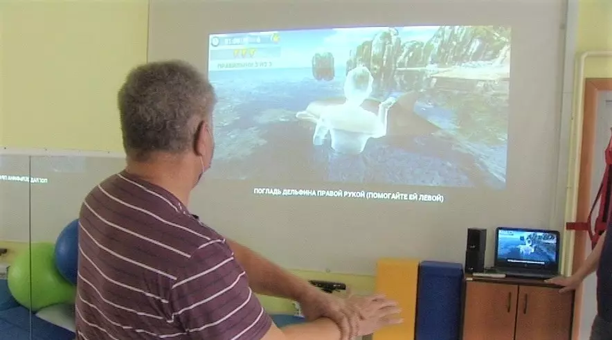 Virtuálne delfíny pomáhajú Ugra obnoviť po zranení 17477_1