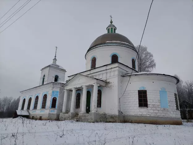 Pueblos abandonados, ruta de hielo y barco de nieve: 5 Entretenimiento en la región de Kirov para amantes extremos 17619_3