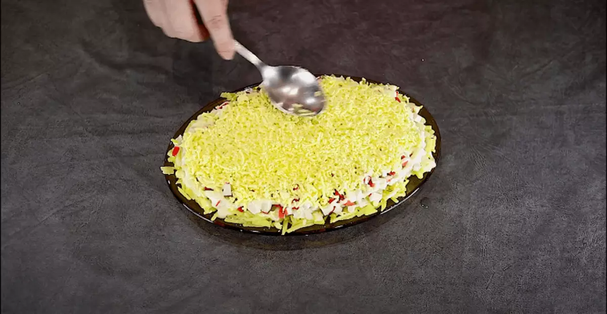 Bladerdeas Salade met krab-eetstokjes en gesmolten kaas 1768_6
