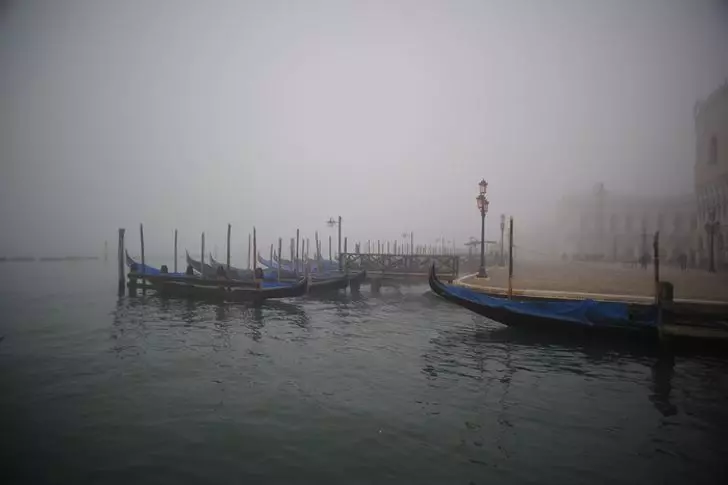 20+ фото, які покажуть вам романтичну Венецію з несподіваного боку 18069_17