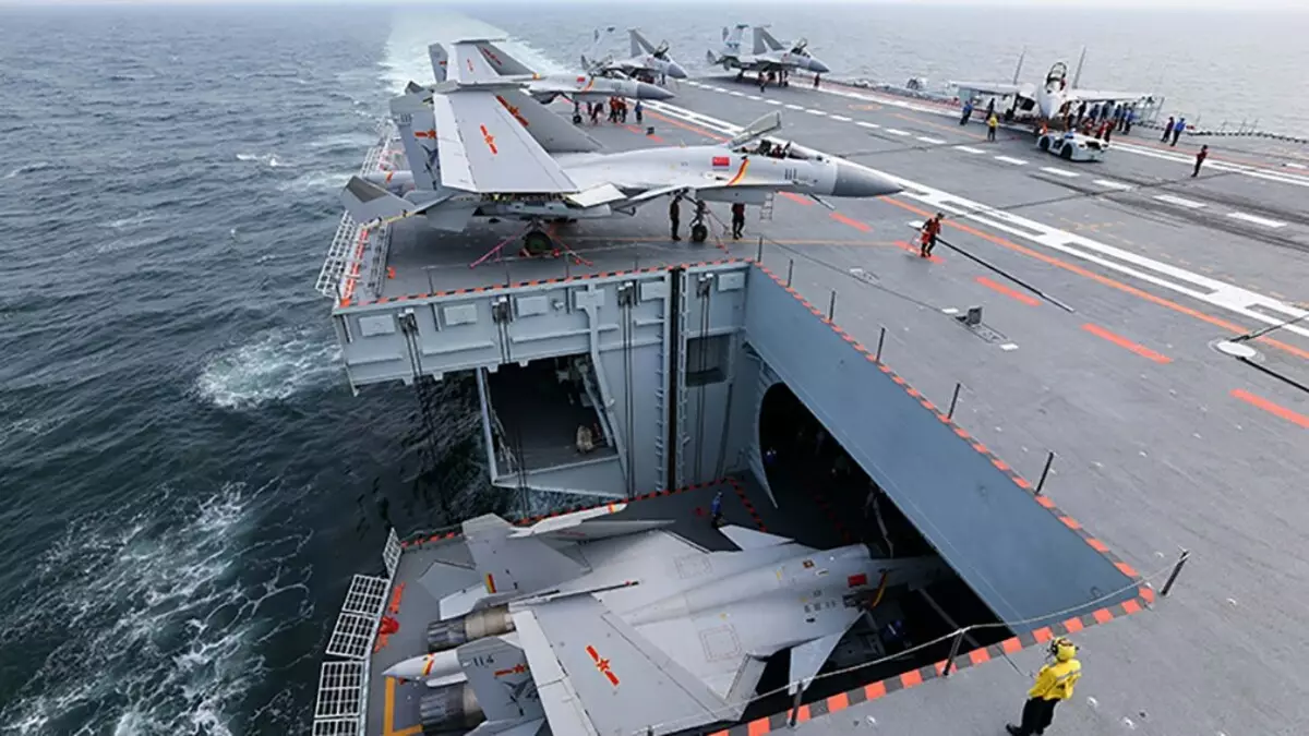 새로운 항공 모함 해군 중국은 영향 무인 항공기 공격을받을 것입니다 11 1816_1
