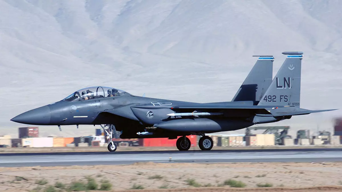 Nasionale belang het gepraat oor die US-35 superioriteit oor Amerikaanse F-15 18293_3