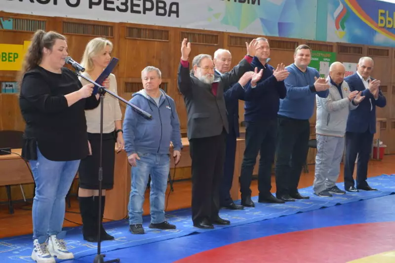 L'equip d'atletes d'audició dels homes de la regió de Grodno va guanyar el campionat de Bielorússia per combatre 18559_1