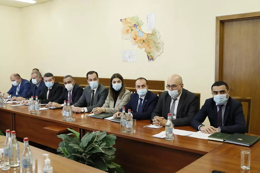 Prime Minister got acquainted with the programs of the Ministry of the Environment 18724_4
