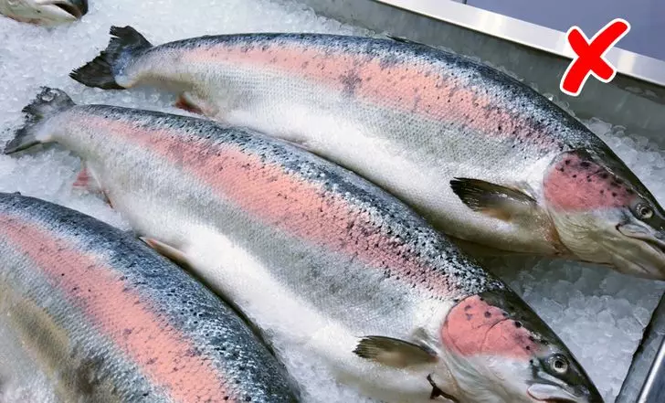 8 نشانیاں جو آپ مچھلی کو فروخت کرنے کی کوشش کر رہے ہیں جو خطرناک ہے 18972_2
