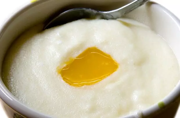 Porridge yabwino ya semolina: zinsinsi zochepa + Chinsinsi 19174_5
