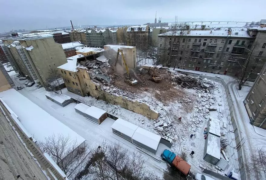 Vasileostrovtsy vra om die historiese gebou van sloping te stoor