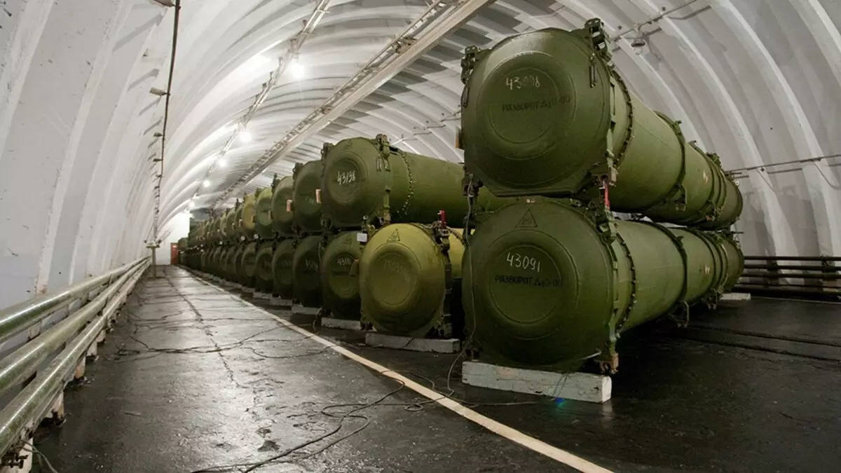अमेरिका में, रूसी संघ के मालिक को सबसे बड़ा शस्त्रागार सामरिक परमाणु हथियार कहा जाता है 19248_1