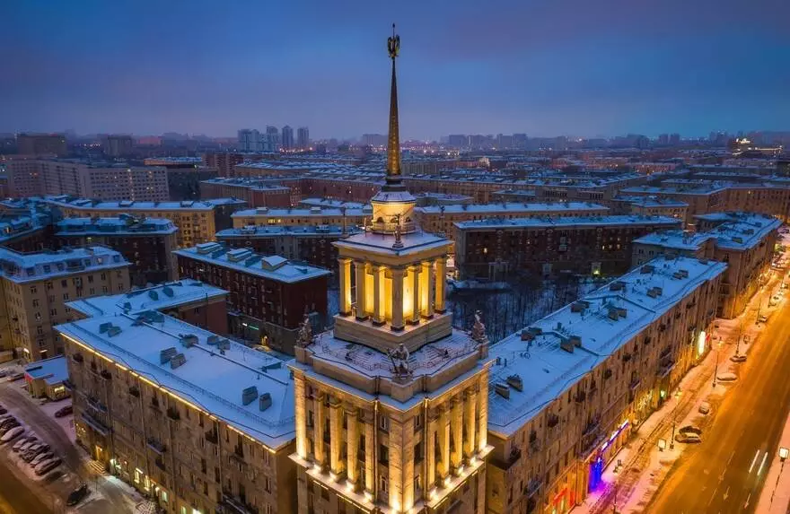 Õhtu Novostroy.Su: kolmandik Peterburi uutest hoonetest ei tagasta ajas, hinnad "sekundaarse" kasvava "sarnaseks nagu pärmi", ajaloolised hooned lammutati uue LCD-s