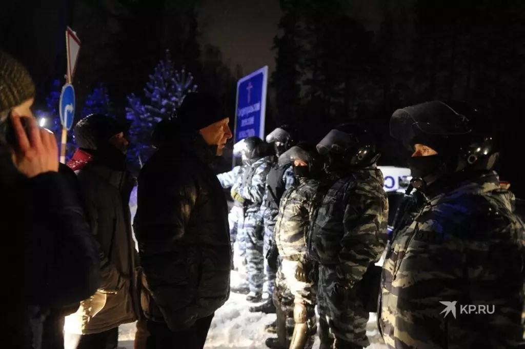 Siloviki heeft in het midden van de nacht een aanval georganiseerd op het gevangenklooster in de Oeral en vastgehouden Schiigumen Sergius 20122_3