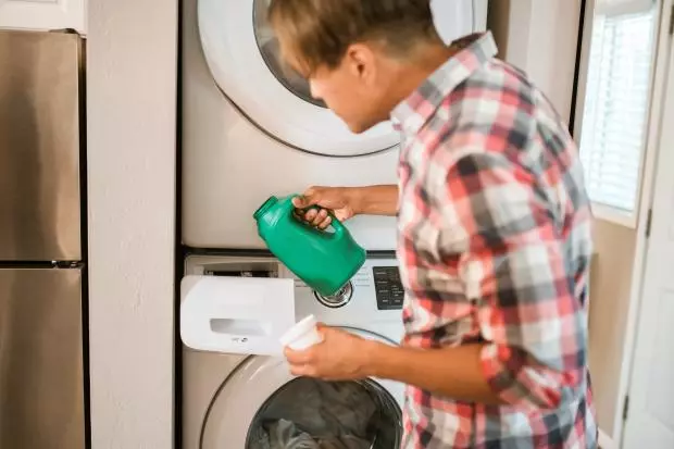 7 abitudini avventate che danneggiano lo stato e le prestazioni della lavatrice 20513_4