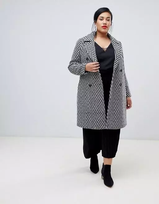Stílusos kabátok a teljes nők számára, akik fogyakolnak 2062_12