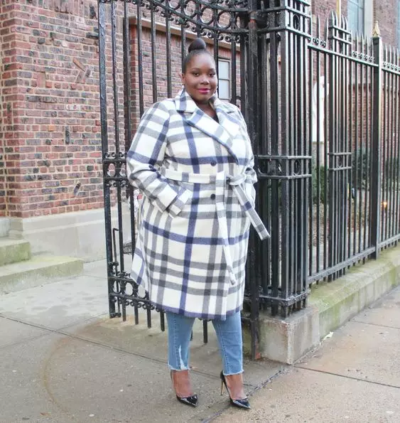 Štýlové kabáty pre plné ženy, ktoré sú chudnutie 2062_14