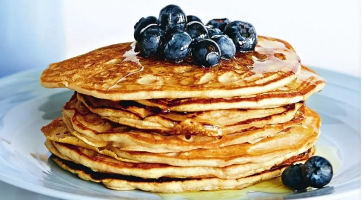 Pp pancake isina mazai uye mukaka, nhanho-ne-nhanho recipe nemifananidzo 20840_1