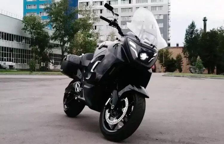 Die eerste aurus elektriese motorfiets in Rusland word aangebied. Hy is onwaarskynlik dat hy vir jou sak sal wees 2109_1