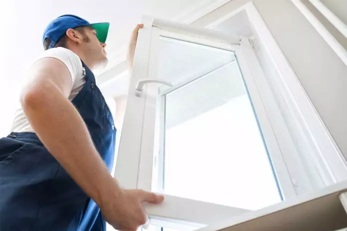 Hva om du svetter vinduene i leiligheten? - 6 Arbeidsveier og forebyggende tips 21354_3