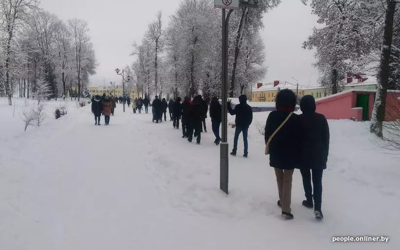 Нядзелю ў Мінску: Ціханоўскі аб новай канстытуцыі, мітынг у падтрымку АМАПа 21805_5