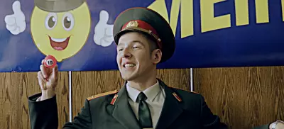 TNT irá a los noventa absurdos y fabulosos en la serie "Policía del Rublo"