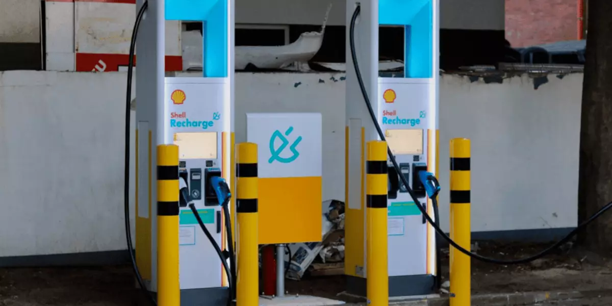 Pagsiguro sa Kinabuhi ug Pagtahod sa Kalikasan - Ang Giatang Shell Shell mag-install sa tunga sa milyon nga mga istasyon sa pag-charge sa 2025, sa sulod sa istruktura sa pag-rematiya sa paglihok sa zero emissions 228_2