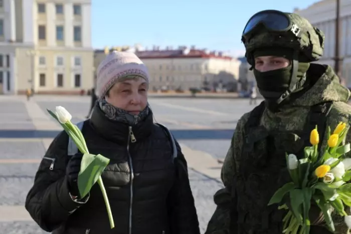 Som i St. Petersborg fejrede 8. marts - fra aktierne mod diskrimination af tillykke i form af Stas Mikhailov 2361_7