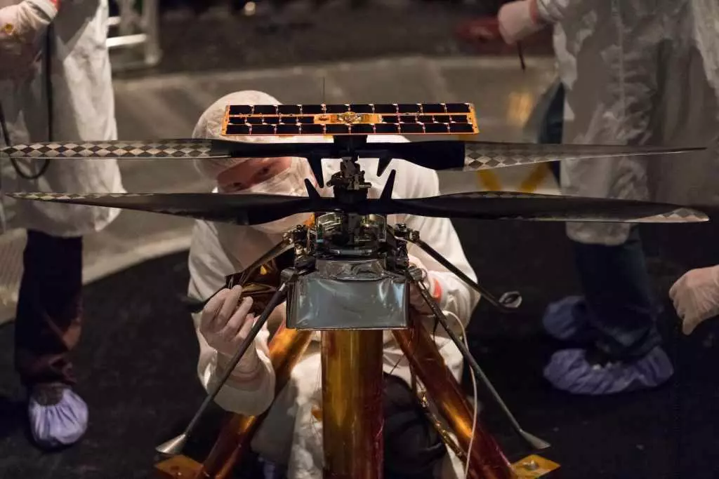 Марсохід Perseverance і електричний вертоліт Ingenuity зробили успішну посадку на Марсі 2537_7