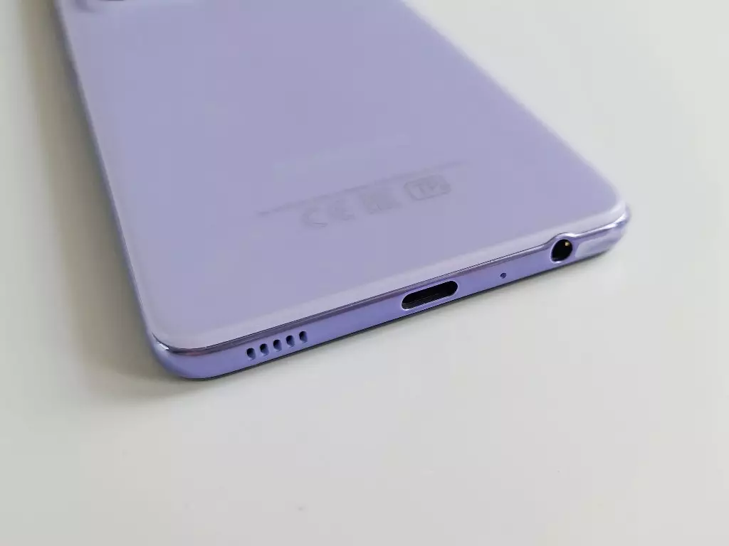 Samsung Galaxy A52 smartphone berrikuspena: Aurrekontu ertaineko hit berria 2632_5