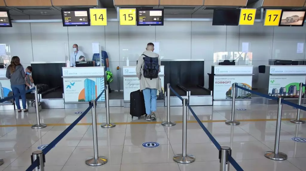 Menjelang 2024, sistem pengenalan biometrik akan dikerahkan di enam lapangan terbang Rusia 3463_1